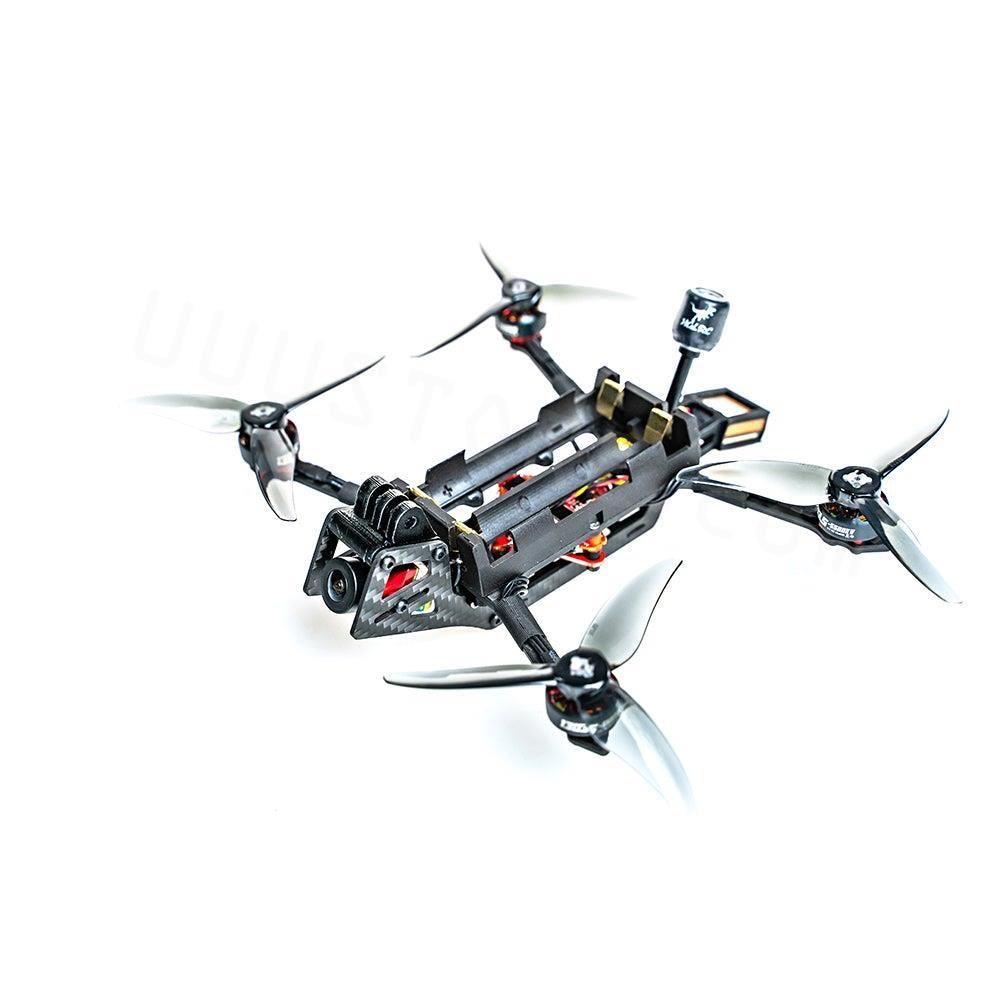 FPV drone ve operatör eğitimini temsil eden görsel